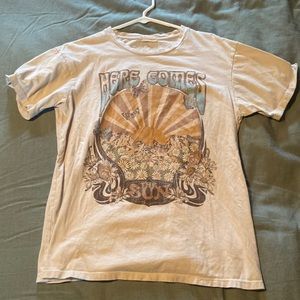 Women’s graphic tee S